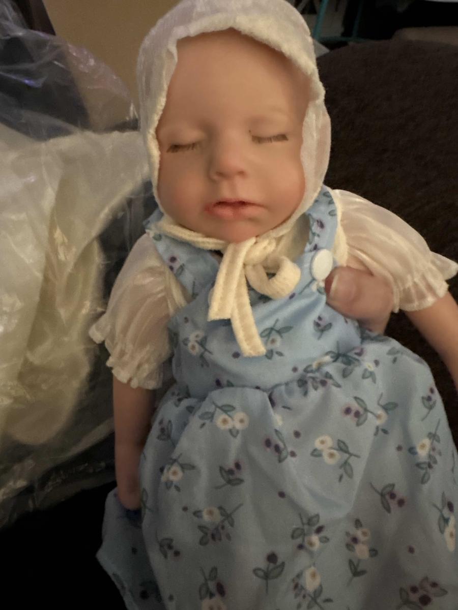 Item: Baby Girl with drink wet system