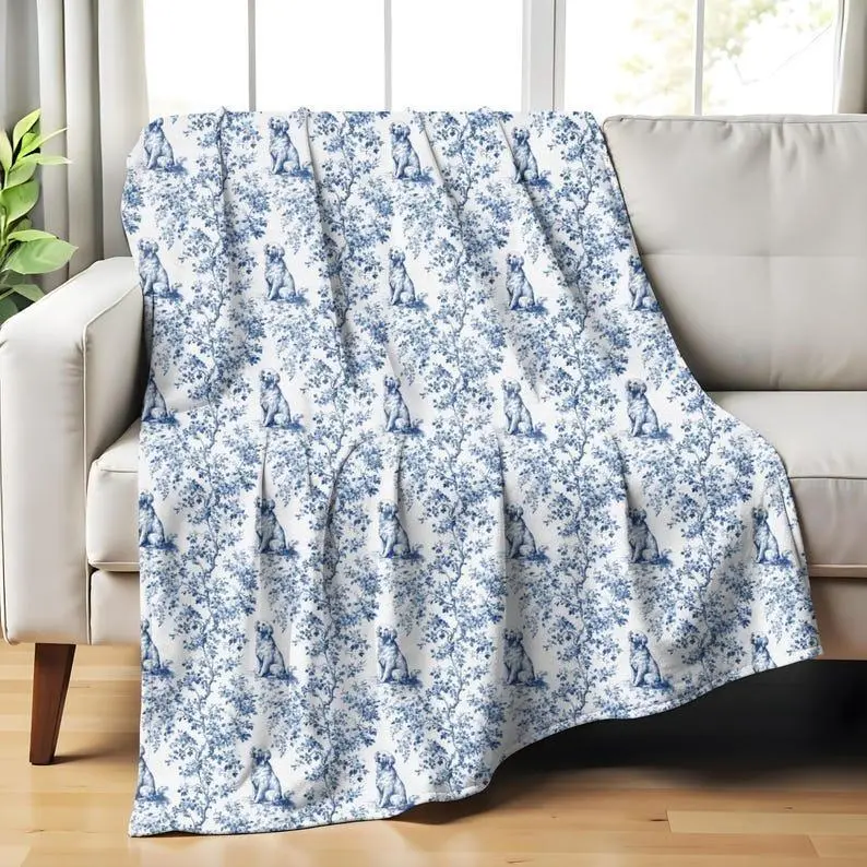 Golden Retriever French Toile Flannel Throw Blanket, Velveteen Blue Toile de Jouy Soft Lightweight-Lightweight Cozy Blanket for Dog Moms, Home Room Decor Gift (30x40, 40x50, 50x60, 80x60 in)