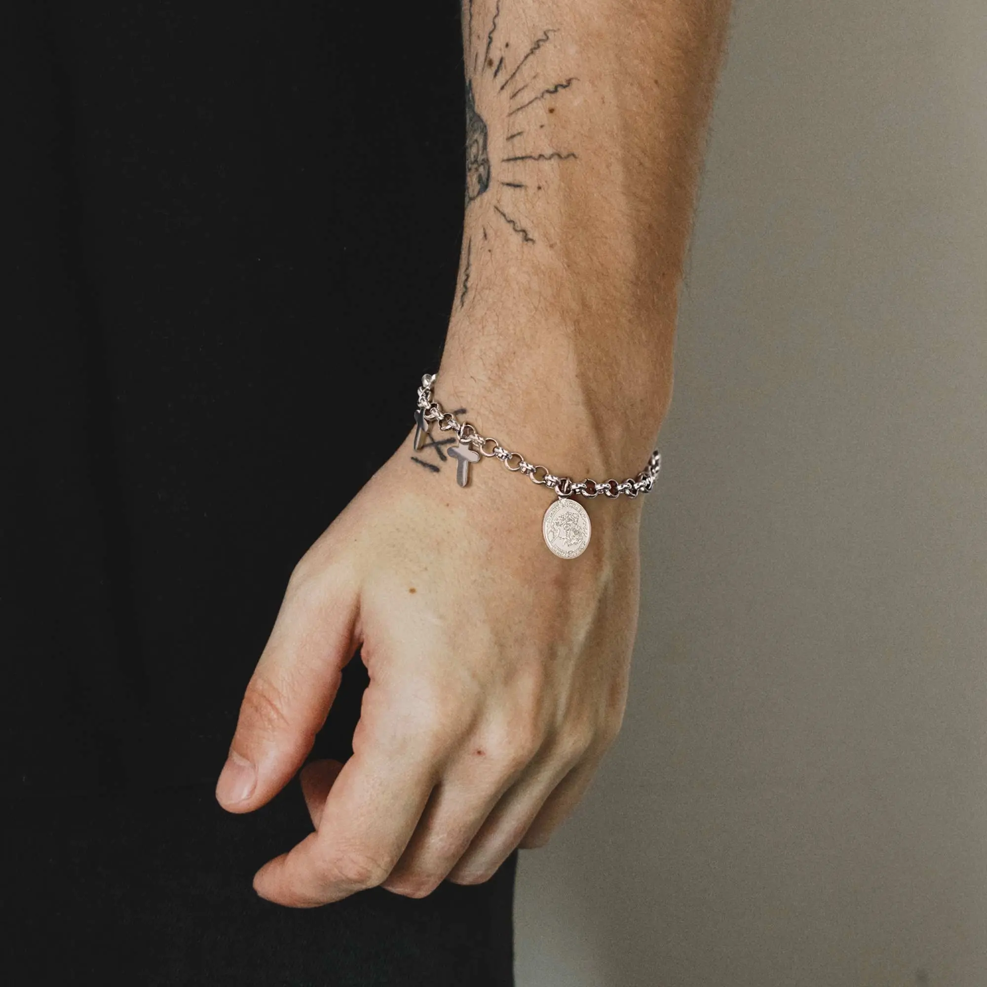 FaithHeart Men's Religious Stainless Steel Charm Bracelet with St. Michael Cross Charm Pendant, Fashion Daily Wear Artificial Gemstone Jewelry Accessory, Fashion Bracelet, Chain, Exquisite Bracelet, 17Cm