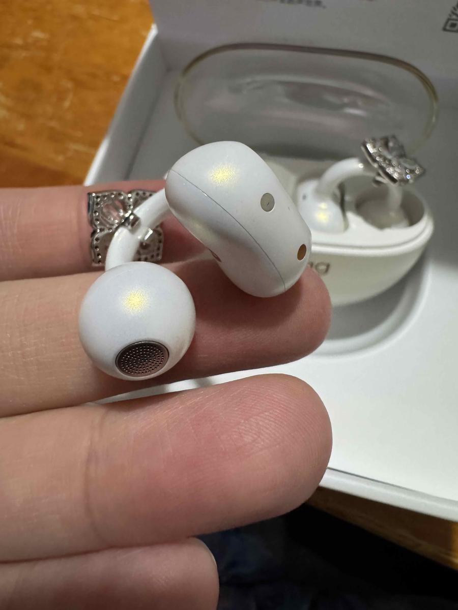 Item: White, Dancing Butterfly