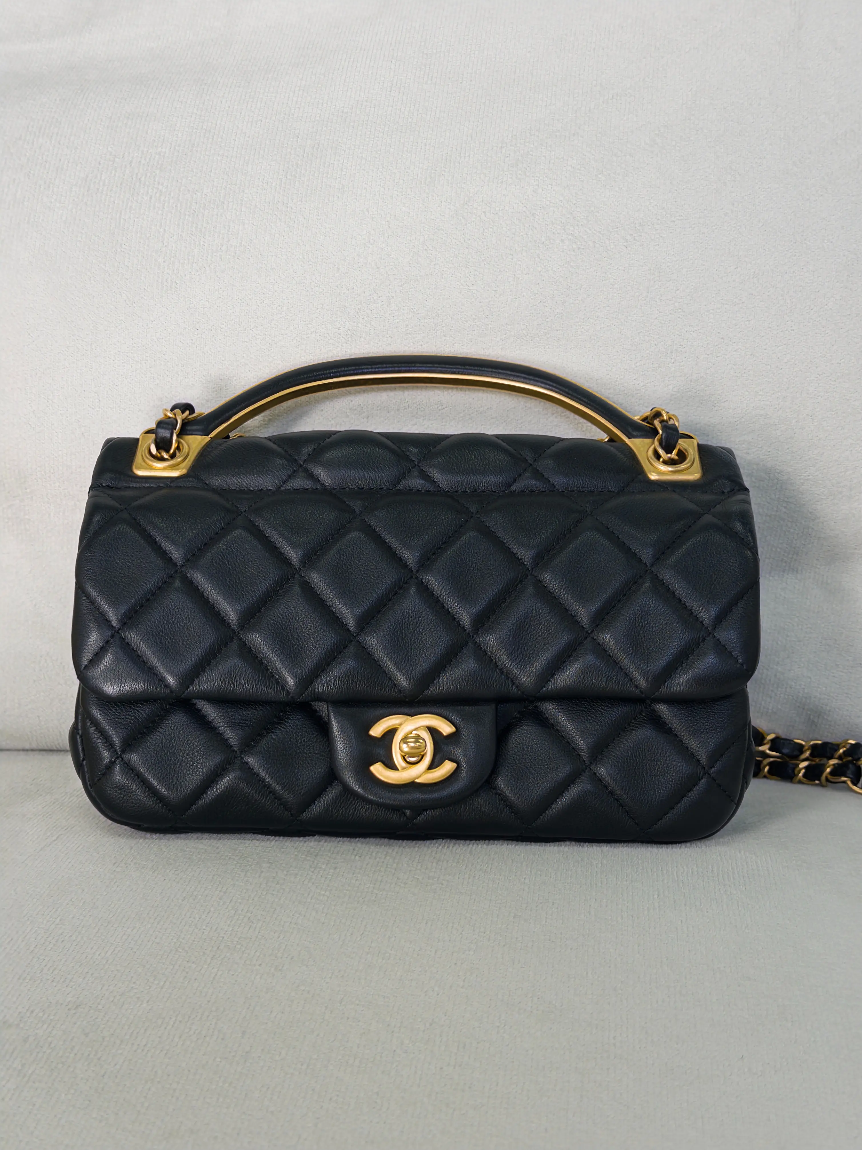 Pre-owned CHANEL Aged Calfskin Quilted Small Lady Handle Clutch with Chain, Elegant Pre Loved Shoulder Bag with Handles, Bags With Handles