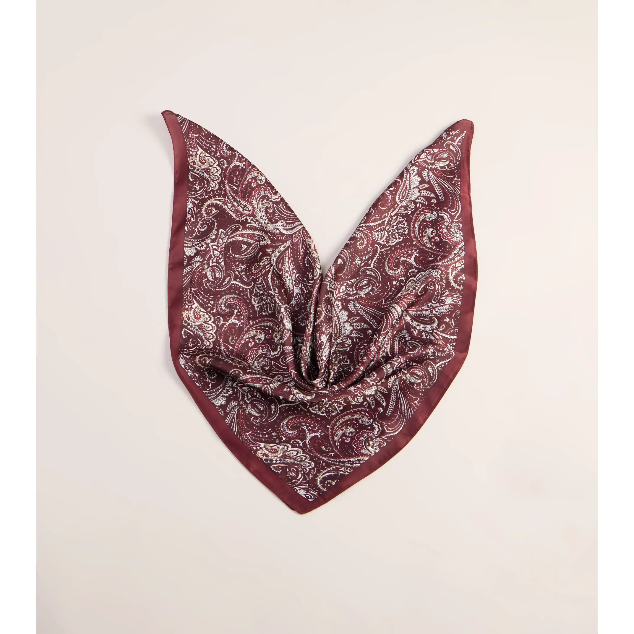 On Point Paisley Woven Scarf On Point Paisley Woven Scarf