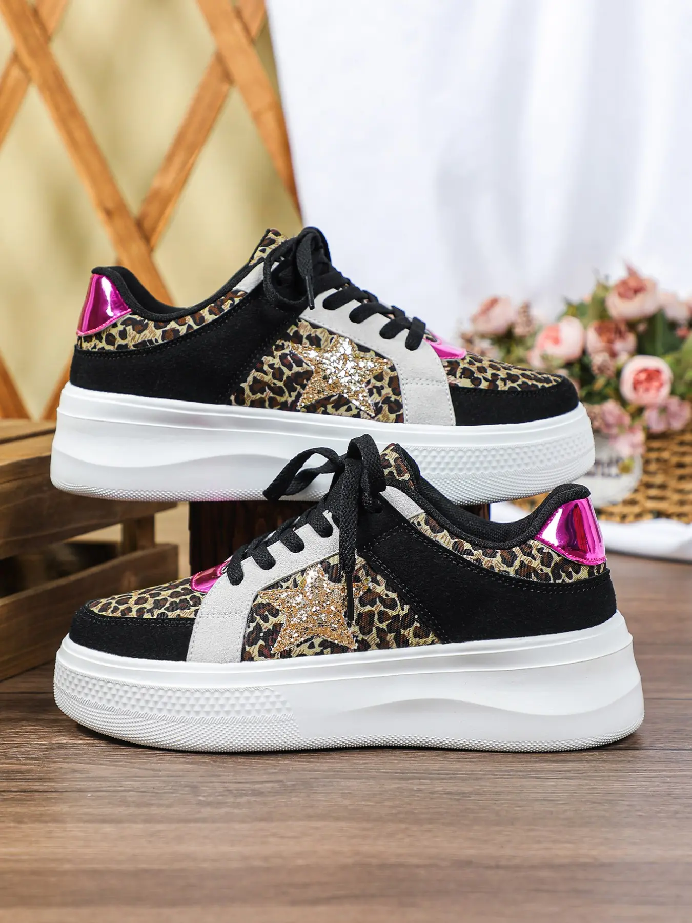Trendy Classic Leopard Print Men's Running Shoes, Soft Thick Sole Breathable Low Top Lace-Up Casual Sports Shoes, Perfect for Valentine's Day Gift, Sporty Running Shoes