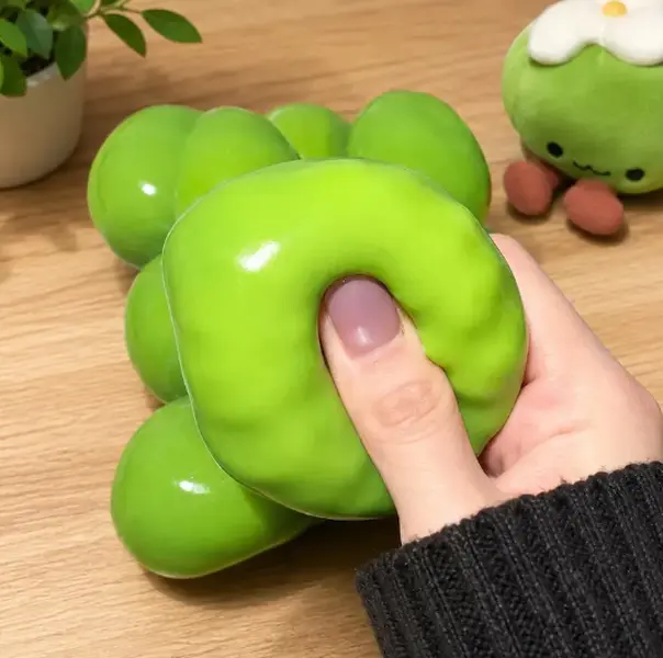 Crispt Chameleon Mango Color Changing Squeeze Toy, Crunchy Sensory Fidget Toy, Soft Stress Relief Fruit Squishy
