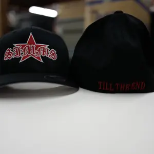 SIMMS Red Star Hat -Black