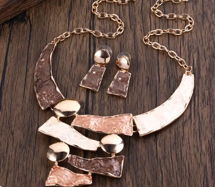 LA Fashion Chocolate Color Necklace Set