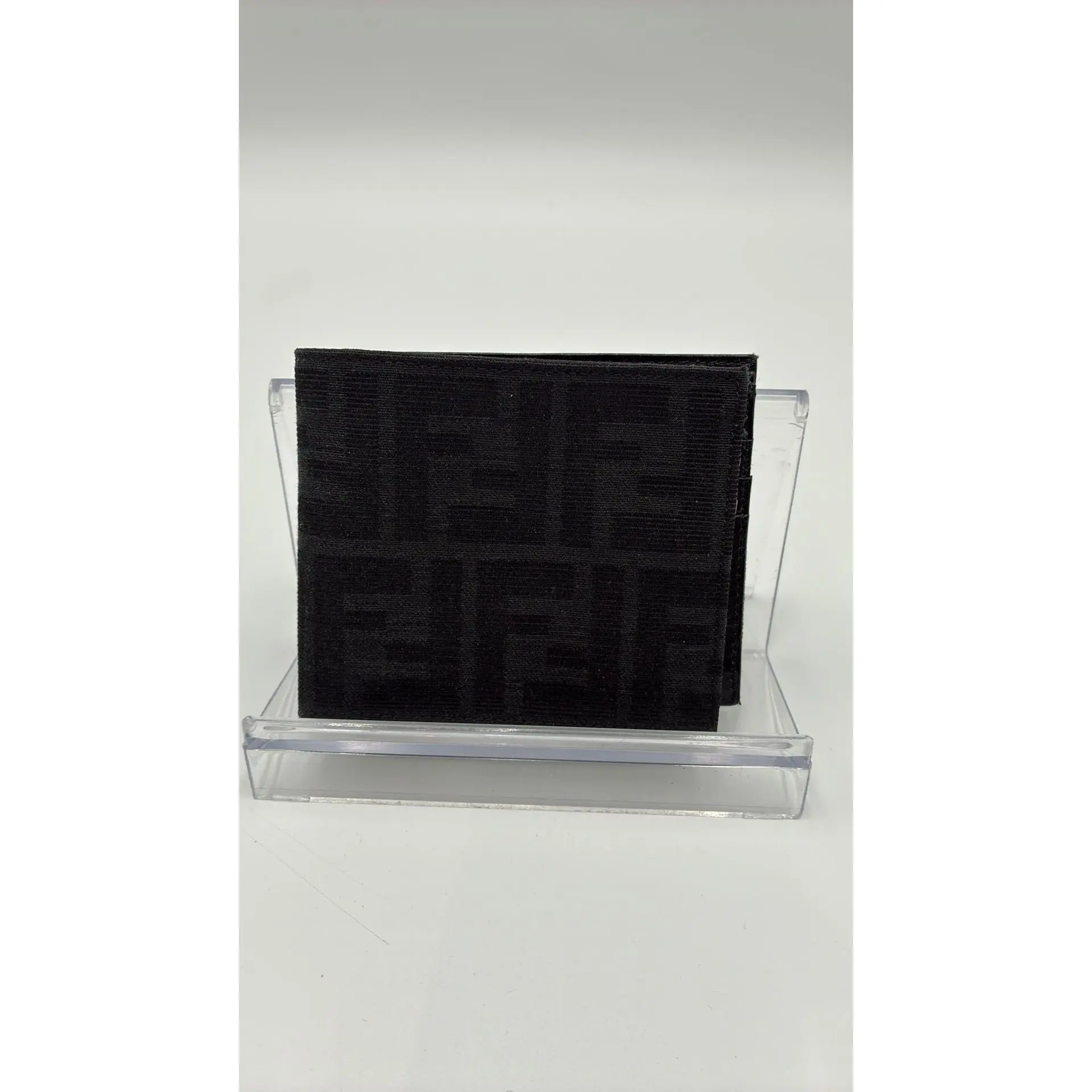 Pre-owned Leather Luxury Bags & Accessories Fendi FF Embossed Bi Fold Wallet, Black Date Code: 28047M0008019. Entrupy ID: QTV4JBR.