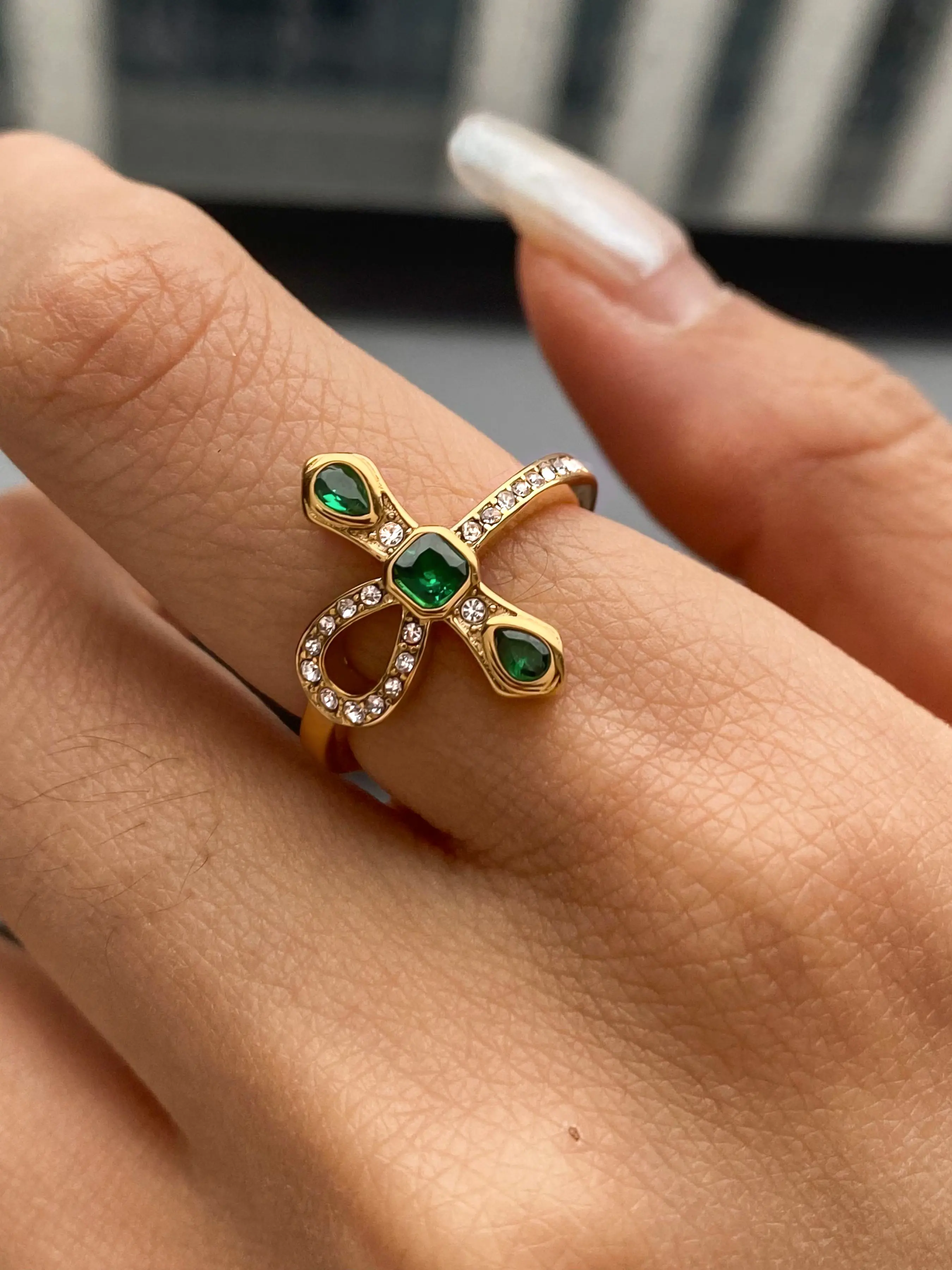 Ladies Ring Zircon Cross Spirit Snake Ring Stainless Steel 18k Gold Plated Waterproof Anti Allergy Classic Retro And Trendy Jewelry Vintage Fashion Rings