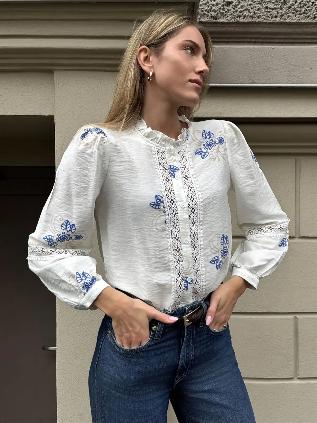 Elegant Spring & Fall Women's Lace Patchwork Floral Shirt, Fitted Commuter Top, Vintage Simple Design, Daily Wear, Ladies' Fashion