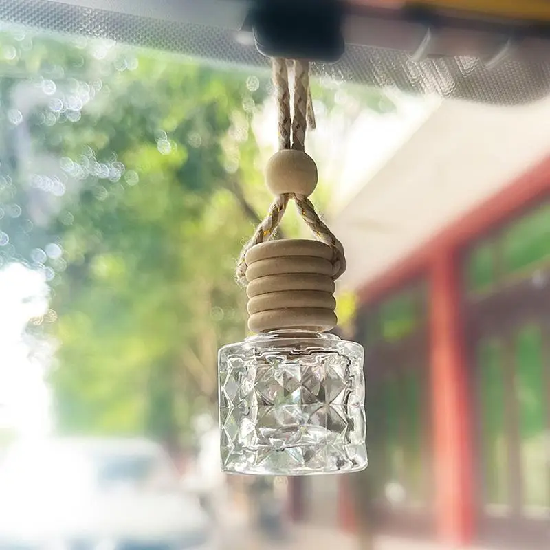 Car Decor Hanging Diffuser Perfume Bottle, High-end Style Pendant Empty Bottle Car Decoration, Car Interior Decor Accessory, Car Accessory for Women & Men, Car Interior Diffusers, Car Fragrance, Car Scent