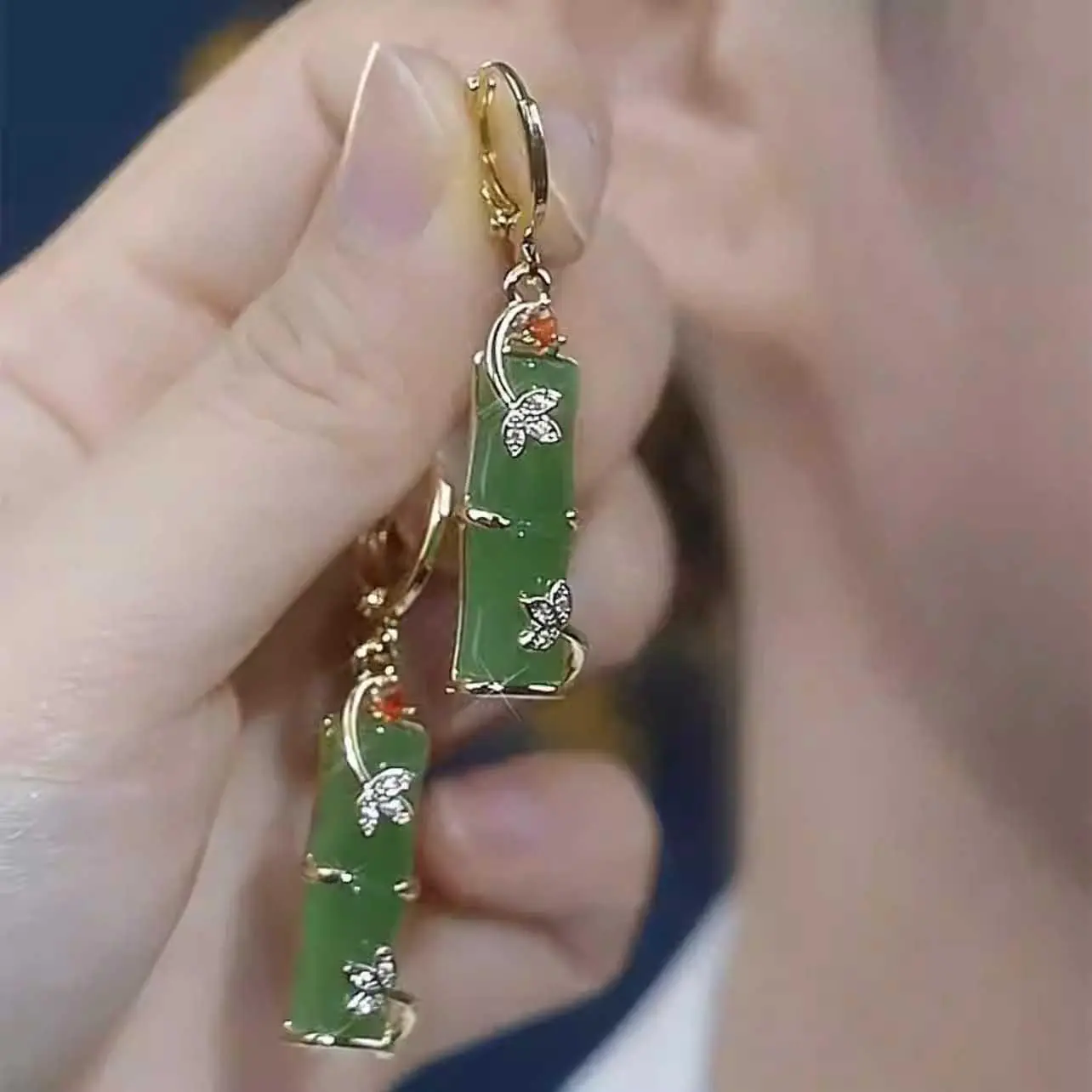 New Chinese Style Guochao Earrings Premium Stylish Green Rhinestone Cat's Eye Stone Bamboo Ear Hoops Light Niche Design for Women HNAL57
