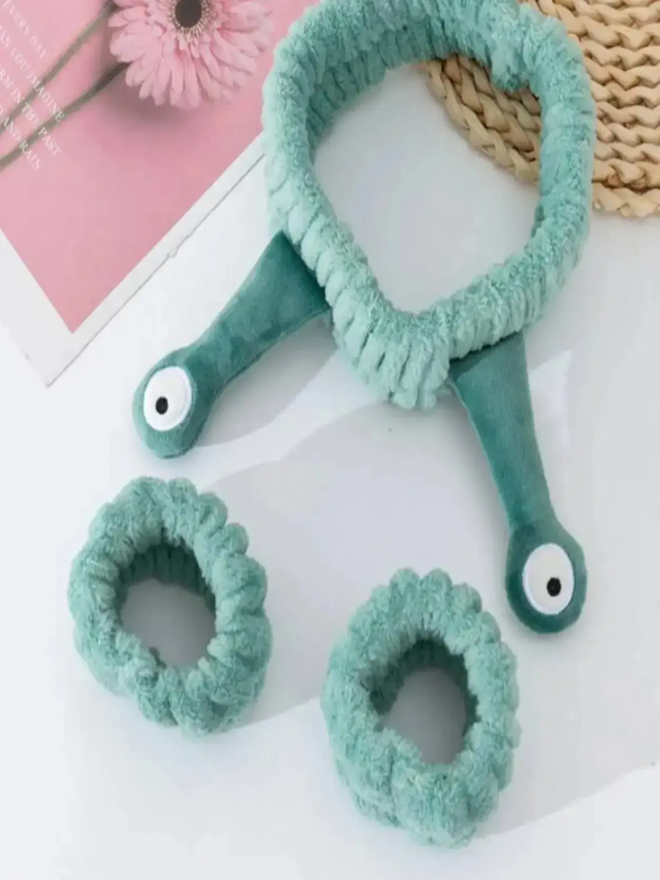 Funny Cartoon Snail Motif Headband & Wrist Washbands Set, 3pcs Makeup Eye Design Headband, Face Wash Plush Headband, Fashion Hair Accessories for Women & Girls, Elastic Hair Band for Makeup, Shower, Skincare