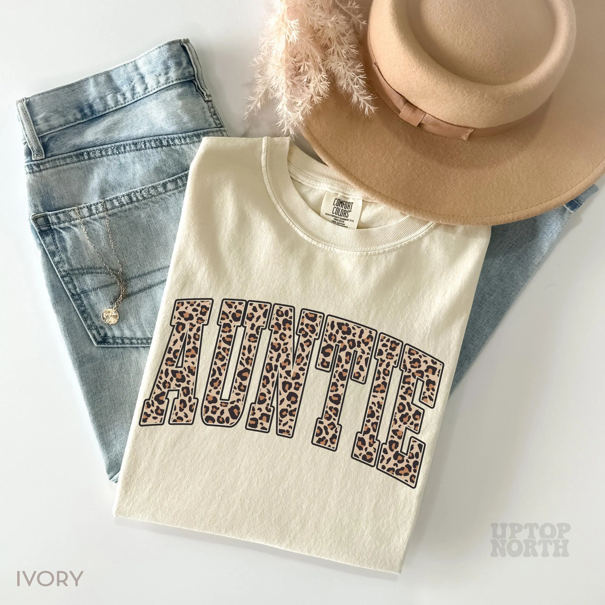 Comfort Colors® Leopard Auntie Shirt, Aunt Shirt Gift for New Aunt, Pregnancy Announcement, Pregnancy Reveal to Aunt Top Womenswear