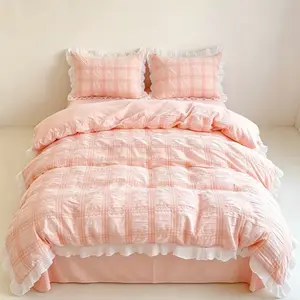3-piece Korean-style white seersucker quilt cover set 1pc duvet cover + 2pc pillowcases（without comforter and pillow insert）, made of 100% polyester fabric, suitable for Single, Twin, Double, and Queen sizes bed, Ruffled Bedding Set