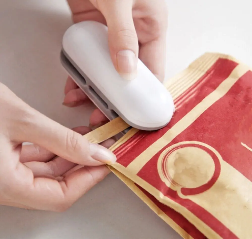 2-In-1 Mini Bag Sealer & Cutter – Portable Heat Sealer for Food Storage Does not apply