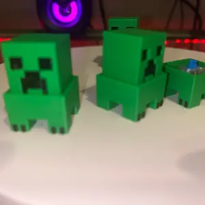 Figurine Fidget Clicker Toy