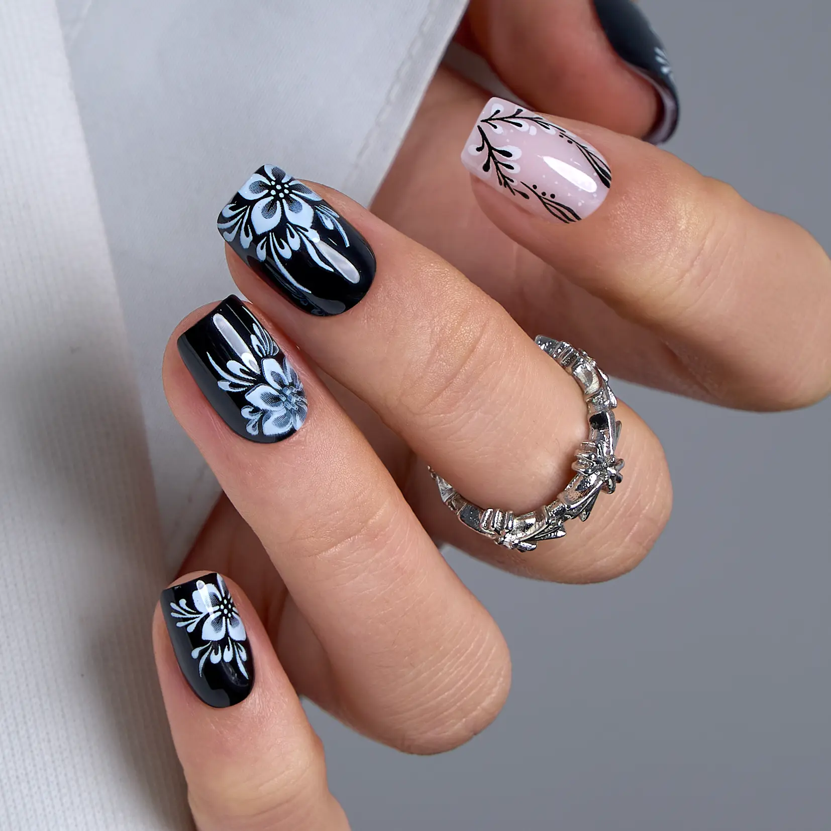 CurvLife Midnight Bloom Black and White Floral Press-On Nails – 30PCS Square Shape, Glossy Finish, Hand-Painted 3D Flower Art Design, Elegant and Classy, Reusable & Non-Toxic, Perfect for Wedding, Party, or Daily Chic Look, DIY Salon Nails at Home