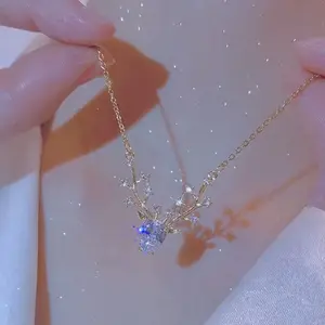 Merry Christmas Exquisite Zircon Elk Necklaces for Women Luxury Crystal Deer Pendant Clavicle Chain Necklace Festival Jewelry