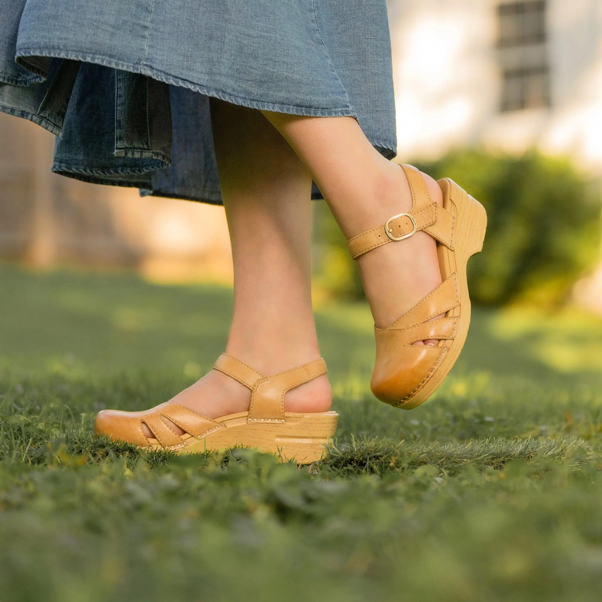 Margreta Honey Distressed
