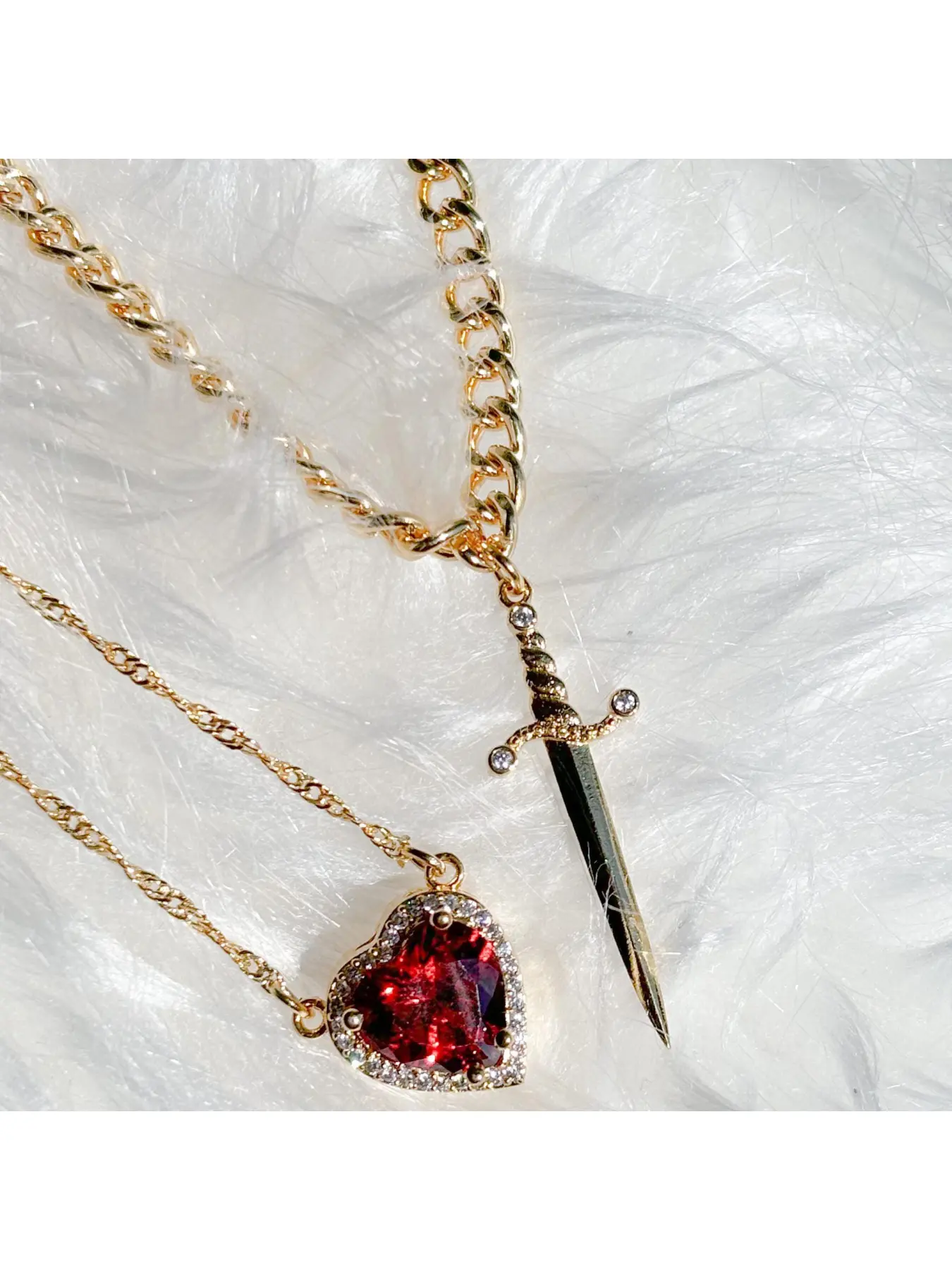 A set of two-piece couple pendant necklaces, "One Sword, One Heart" design, unisex necklaces, men's sword pendant, women's wavy chaieart pendant, Valentine's Day gift, versatile daily accessory A set of two-piece couple pendant necklaces, "One Sword, One Heart" design, unisex necklaces, men's sword pendant, women's wavy chaieart pendant, Valentine's Day gift, versatile daily accessory