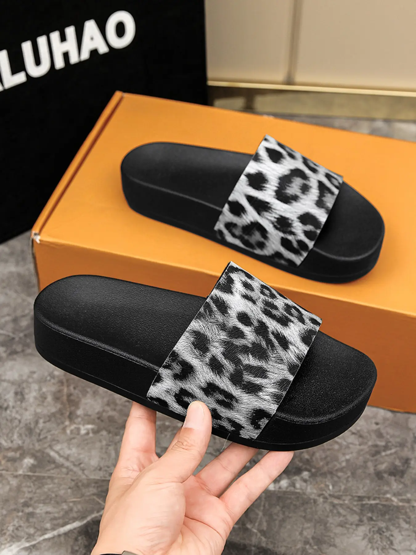 Women's Retro Leopard Print Faux Fur Slide Slippers, Soft Cushioned Insoles, Durable Anti-Slip Sole, Casual Daily Wear Shoes