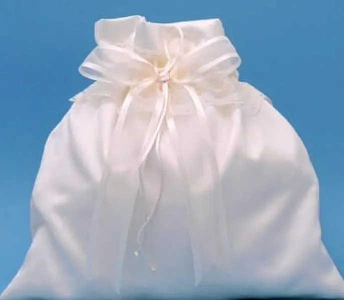 Simple Ivory Satin Money Bag, Graceful Peau de Soie Drawstring Pouch for Women, Weddings, and Formal Evenings, Drawstring Top, Graceful Look, Wedding Use