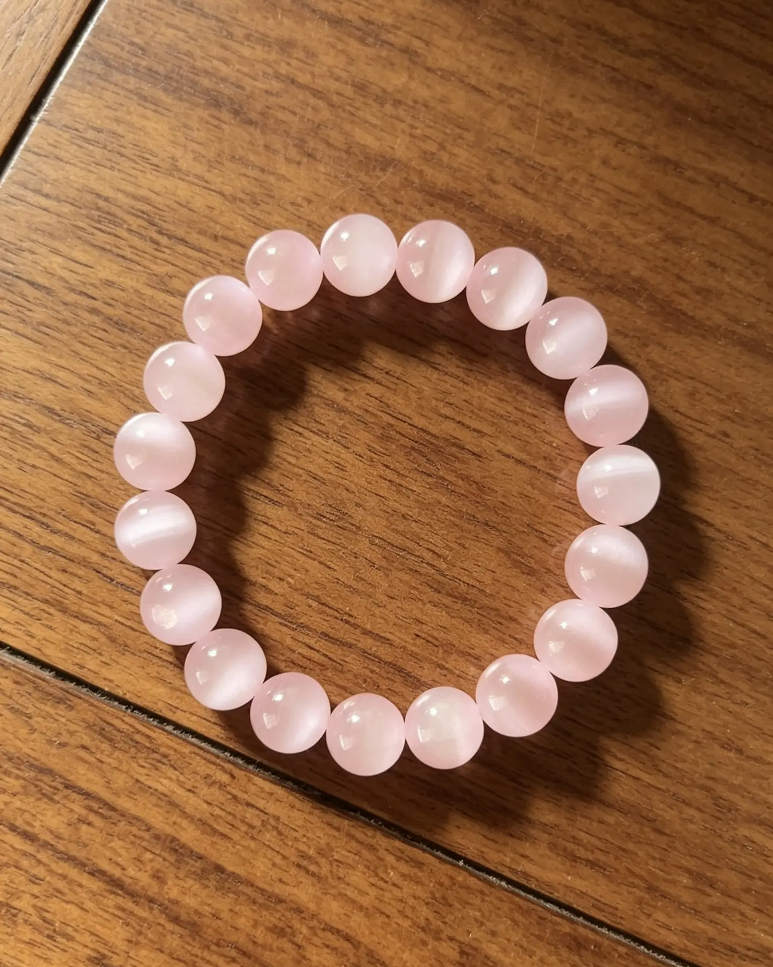 Light purple cat's eye stone bracelet