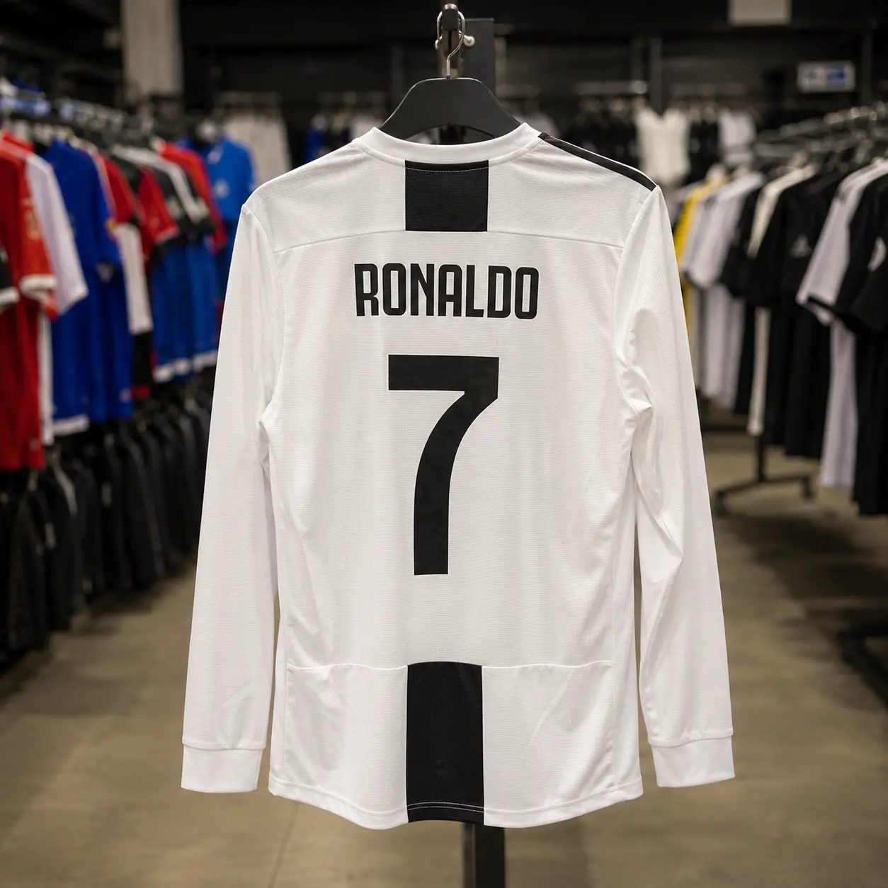 CR7 2018-19 Black White Long Sleeve Soccer Jersey, Retro Football Fan Shirt, Breathable Match Day Top, All Sizes S-5XL