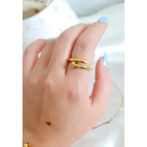 Amelia Ring - Elegant and Stylish Women's Accessory