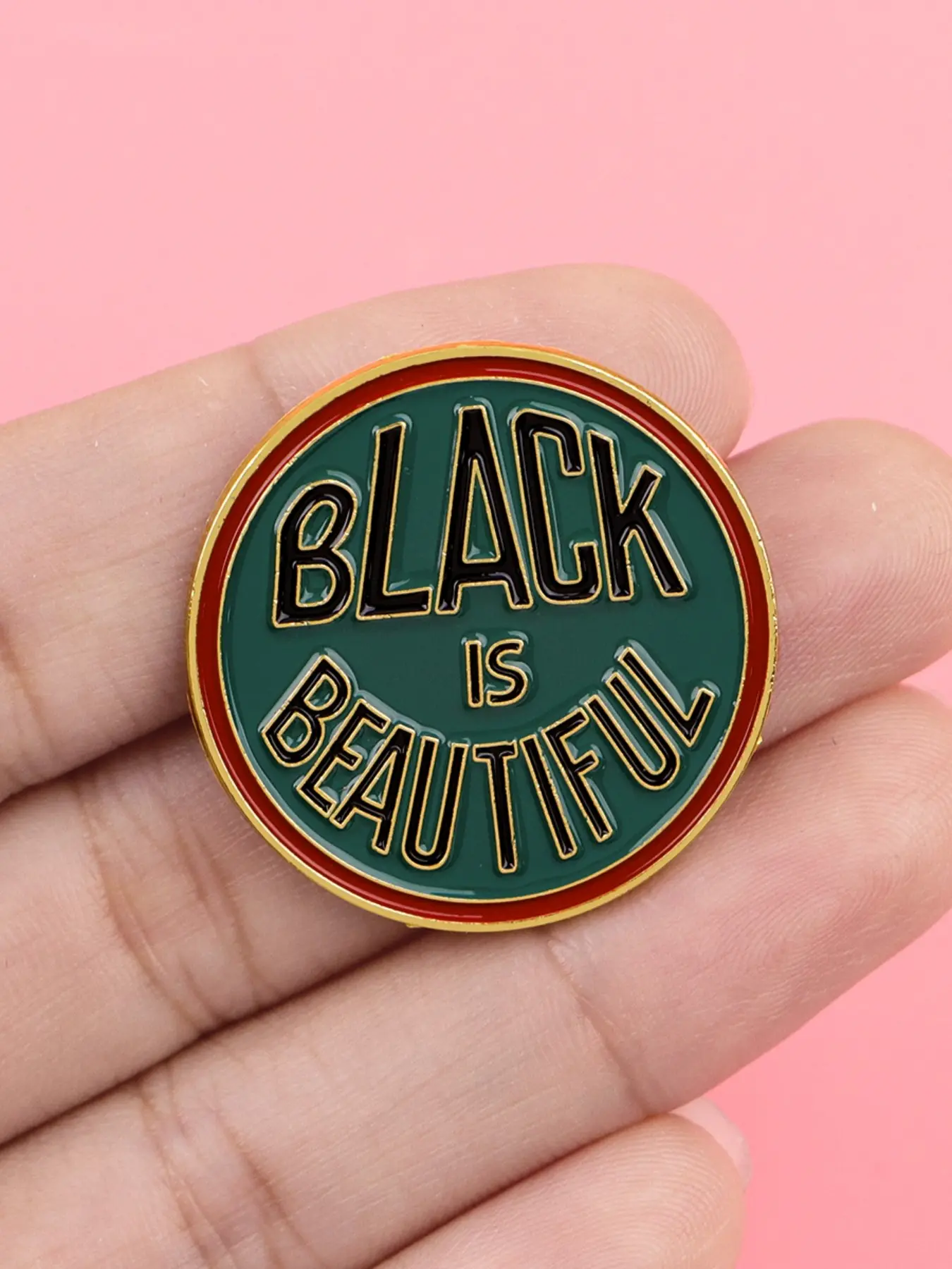 Personalized Round Enamel Pin , Cartoon Style Zinc Alloy Brooch, Backpack Clothing Accessory, Unique Gift for All Seasons, Fashion Accessory, Lapel Pins, Men Accessories, Letter Brooch Pin
