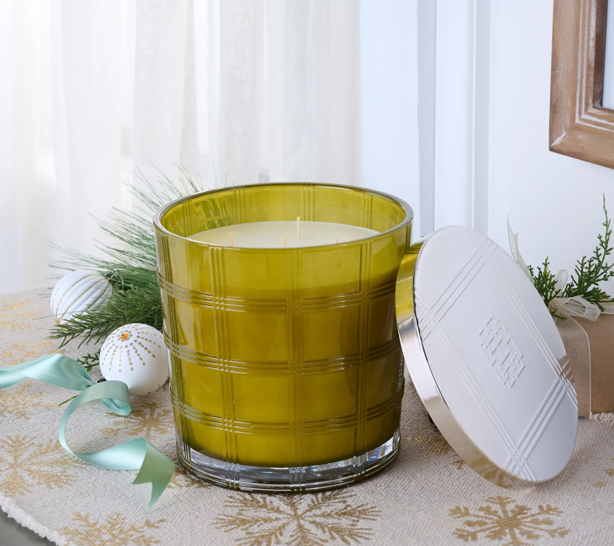 HomeWorx by Slatkin + Co. 80oz Patridge in a Pear Tree Candle HomeWorx by Slatkin + Co. 80oz Patridge in a Pear Tree Candle