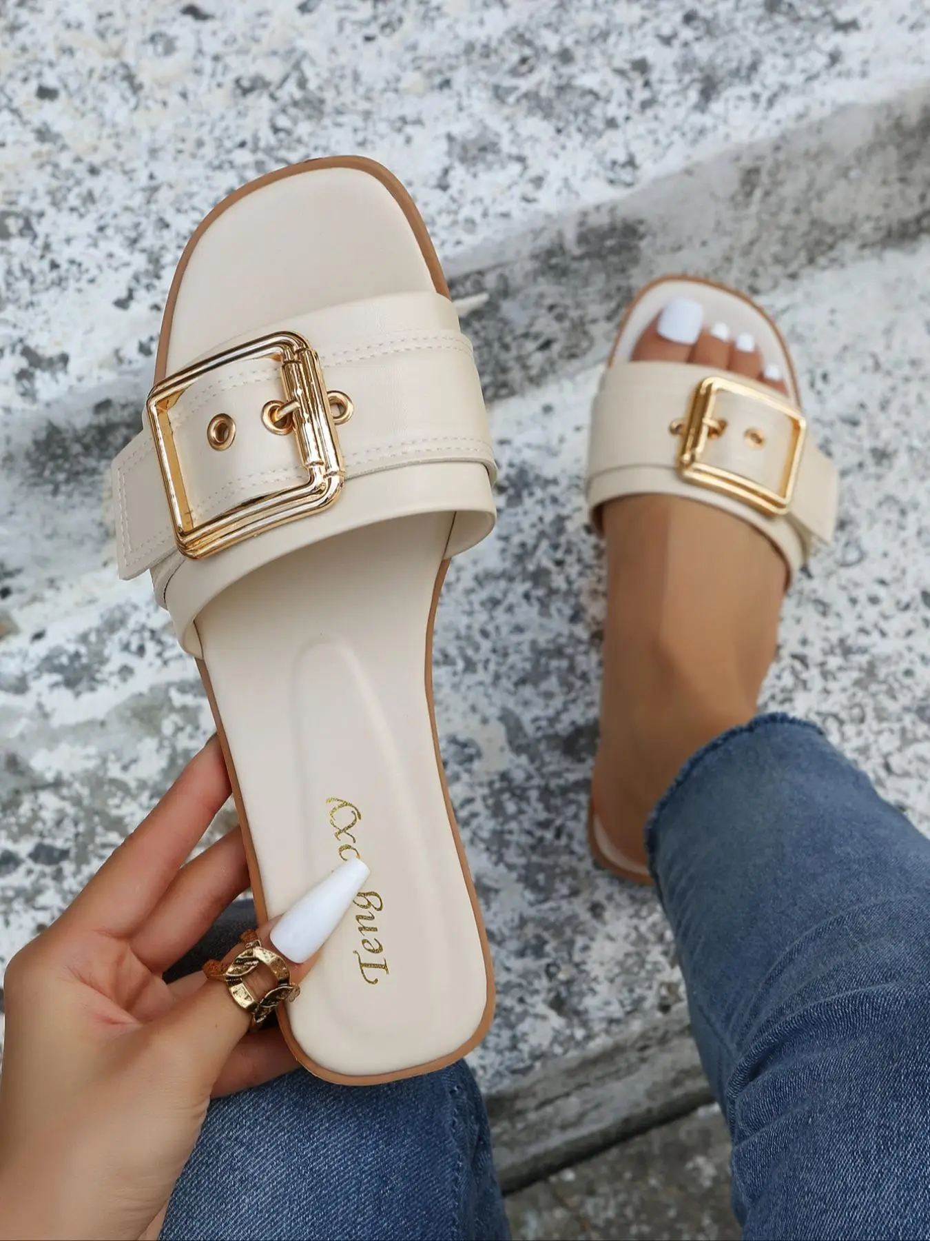 Women's Fashionable Beige Color Buckle Decorated Slides, Casual Comfortable Flat Sandals for Summer, Lightweight Breathable Shoes for Daily Wear, Soft