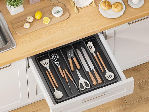 Expandable Silverware Organizer, Adjustable Kitchen Drawer Utensil Organizer, Cutlery Tray for Forks & Knives, Black