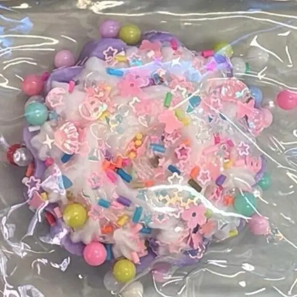 1pcs Squishy Cake Squeeze Toys, Squeeze Cake Sticky Squishies Stress Relief Squishies for Kids Party Favors, Pinch Family Fidget Toys Squishy Suitable Adults Kids (Style Color Random)