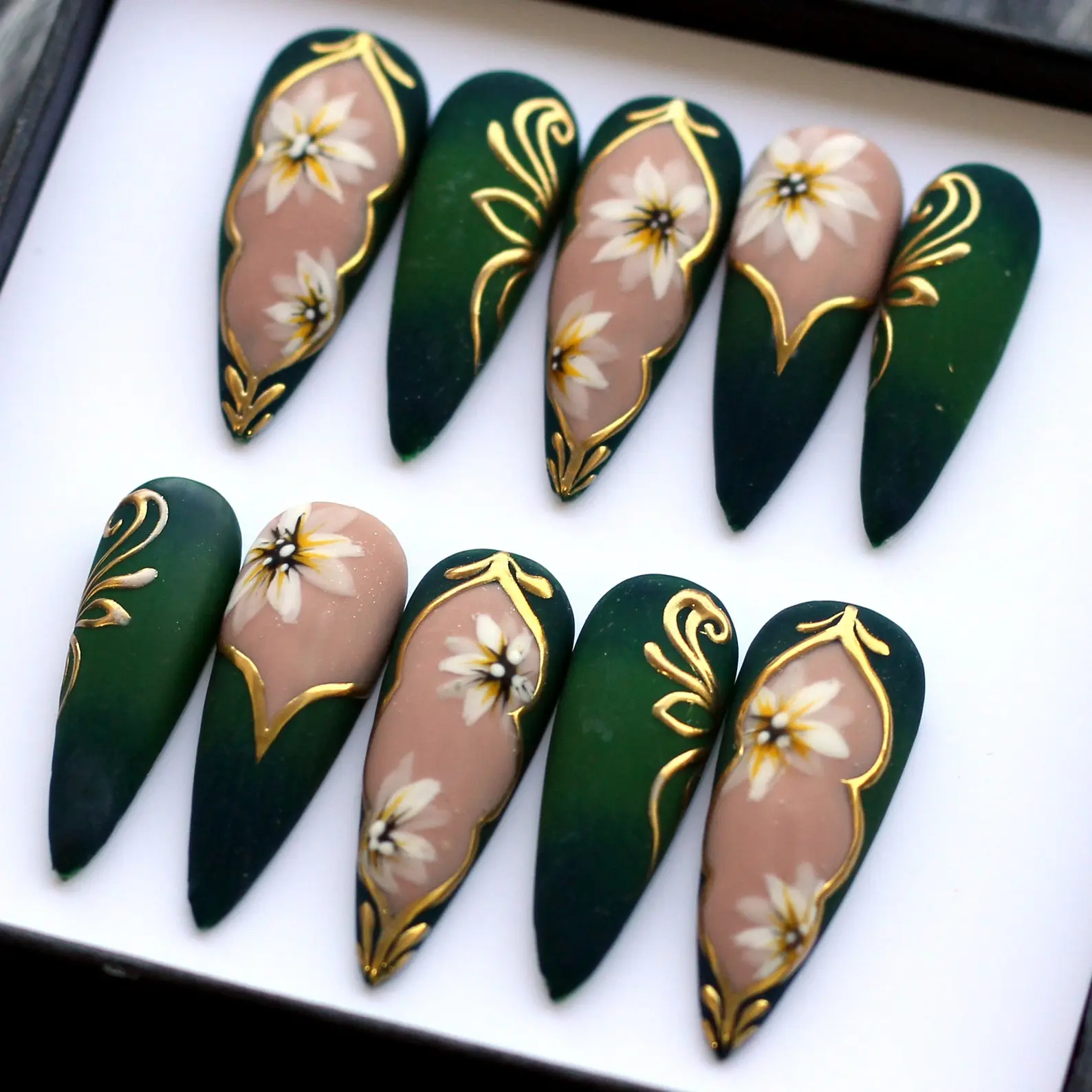 Terra Nails - Thousand-Petaled Daisy | Y2K Emerald Long Style with Handpainted Floral Art – TN129