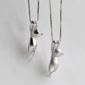Frosted solid three-dimensional cute cat pendant necklace for girls clavicle chain necklace