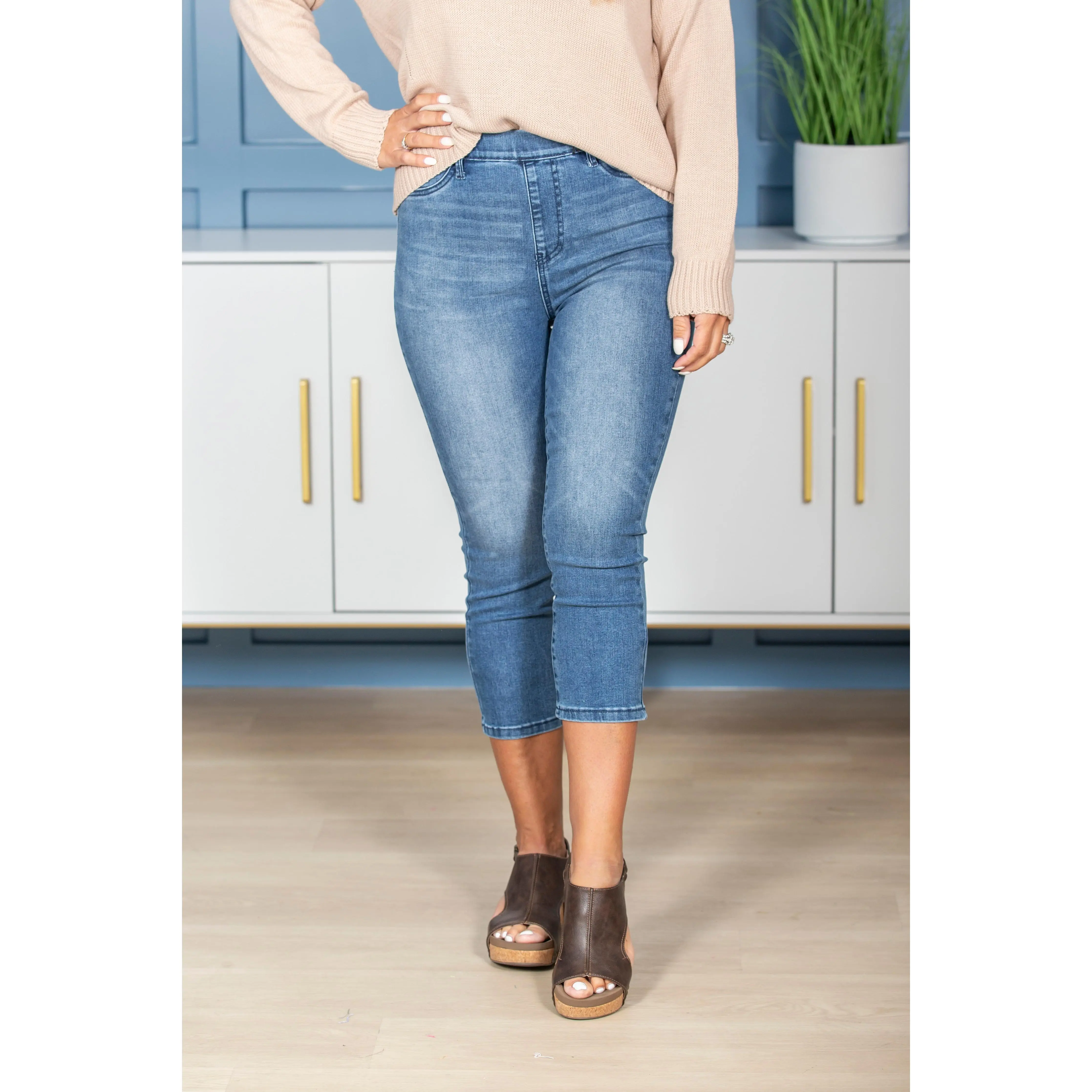 Women's Amelia Pull-On Cool Denim Judy Blue Capri Jeans - Cotton-Spun with Spandex-Viscose Blend for a Flattering Fit