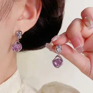 Light Luxury Fashion Retro Metal Geometric Crystal Earrings for Women DDES0609 Elegant Minimalist Style Earrings 14K Gold-Plated