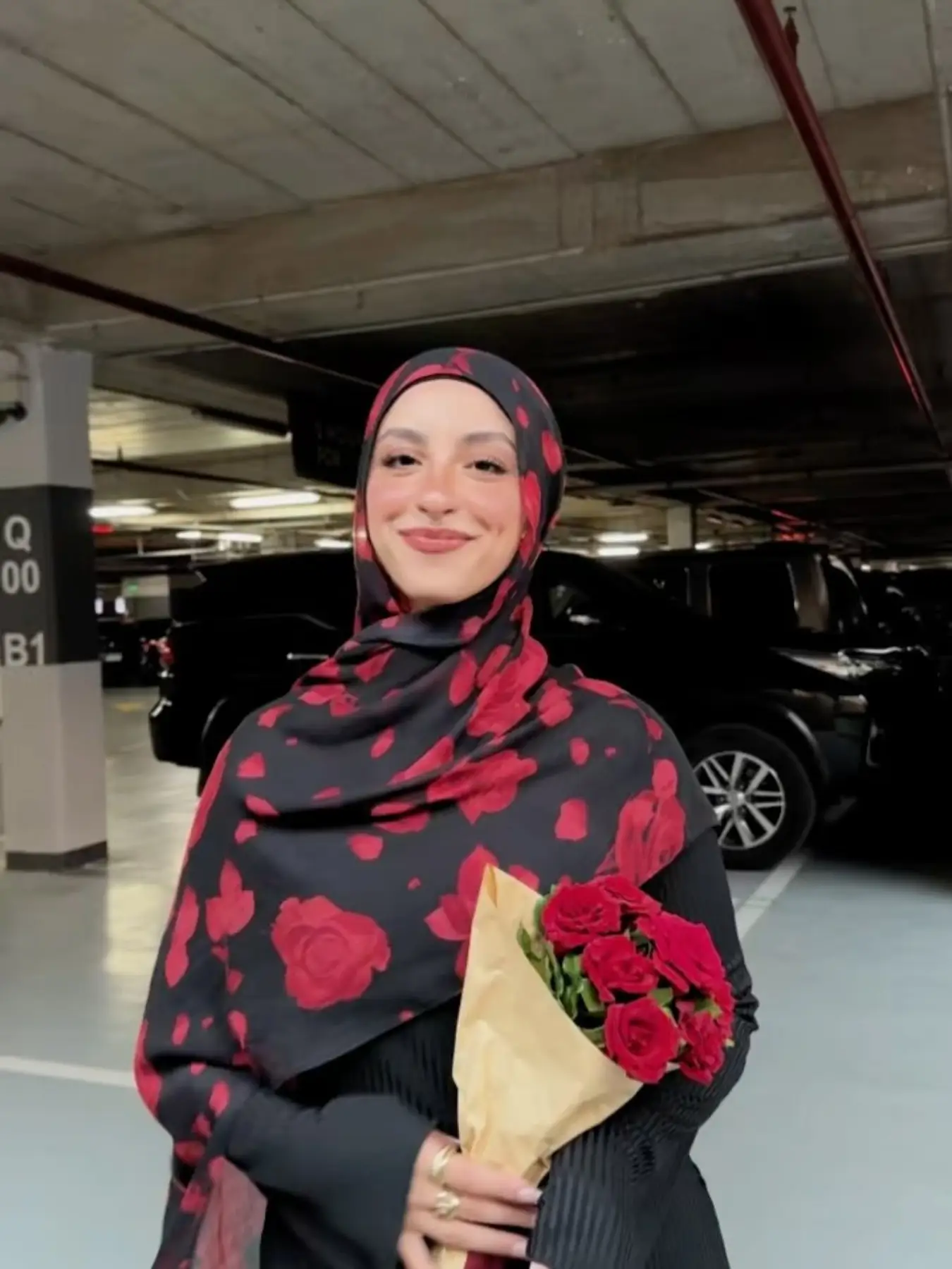 Women's Rose Print Elegant Long Scarf Shawl, Modesty Soft Breathable Jersey Hijab, Hand Washable Muslim Fashion Accessory for All Seasons