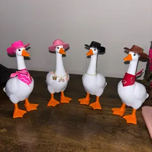 3D Printed Desktop Porch Goose Desk Pet Smooth High-Quality with Accessories - Hats, Bandanas, and Charms