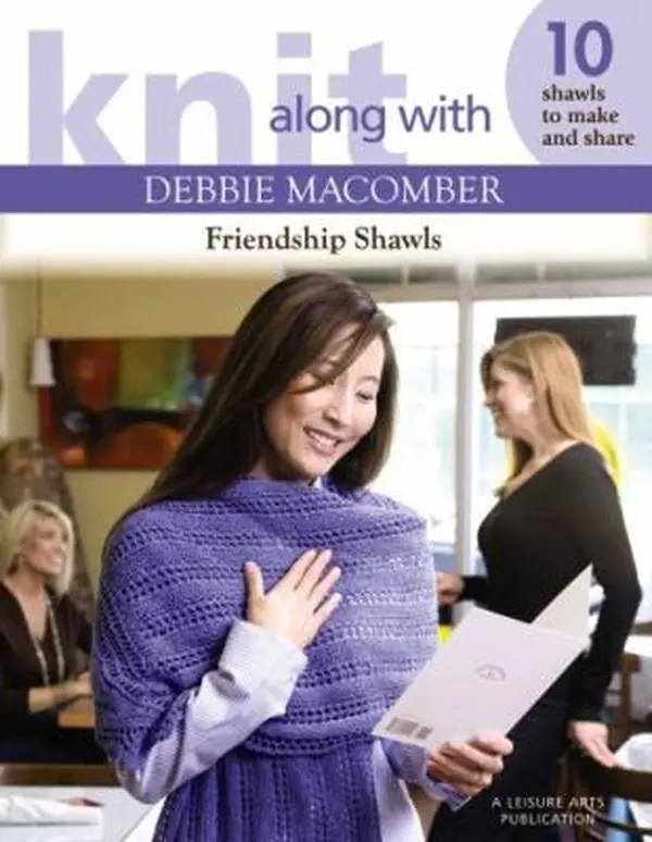 USED Book - Knit Along with Debbie Macomber: Friendship Shawls by Macomber, Debbie (Paperback) - english