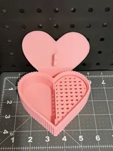 Heart shaped cornstarch tapper
