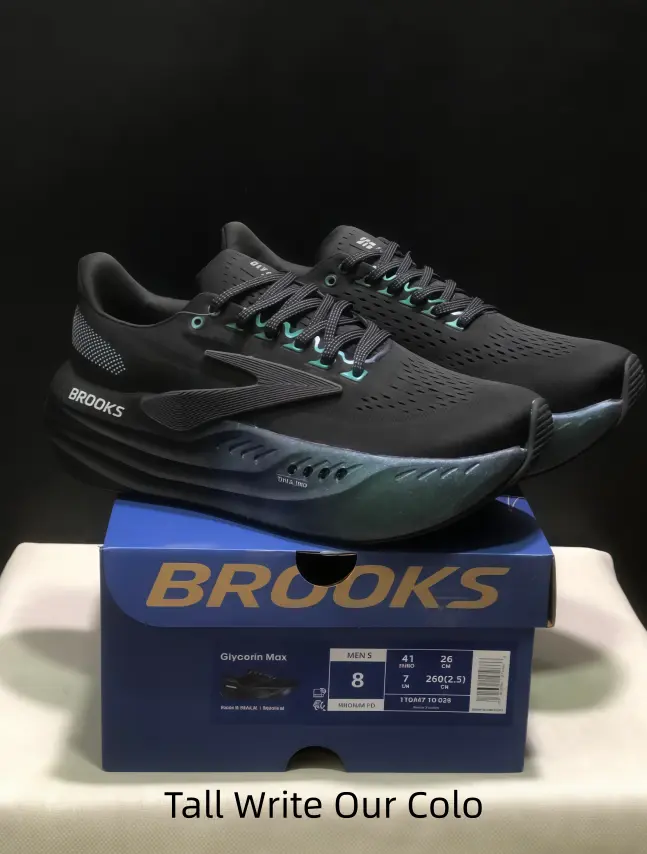 Viral athletic shoes every fitness lover needs right now. Breathable fabric prevents sweaty feet, solid arch support protects your feet during workouts, smooth dark appearance works perfectly with joggers, jeans and all your everyday wardrobe.