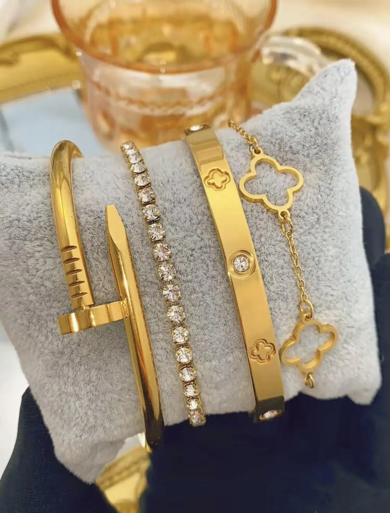 4Pcs Stainless Steel Gold Clover Bracelet Set - Tarnish Free Lucky Star Bangle Stack