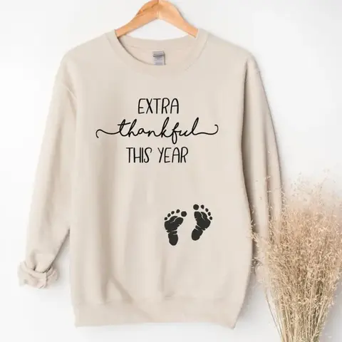 Extra Thankful This Year Pregnancy Sweatshirt, Cute Thanksgiving Maternity Reveal Sweatshirt, Fall Baby Announcement Outfit for Mom to Be, Unisex Cotton Gift Idea for Expecting Mothers - AMBER