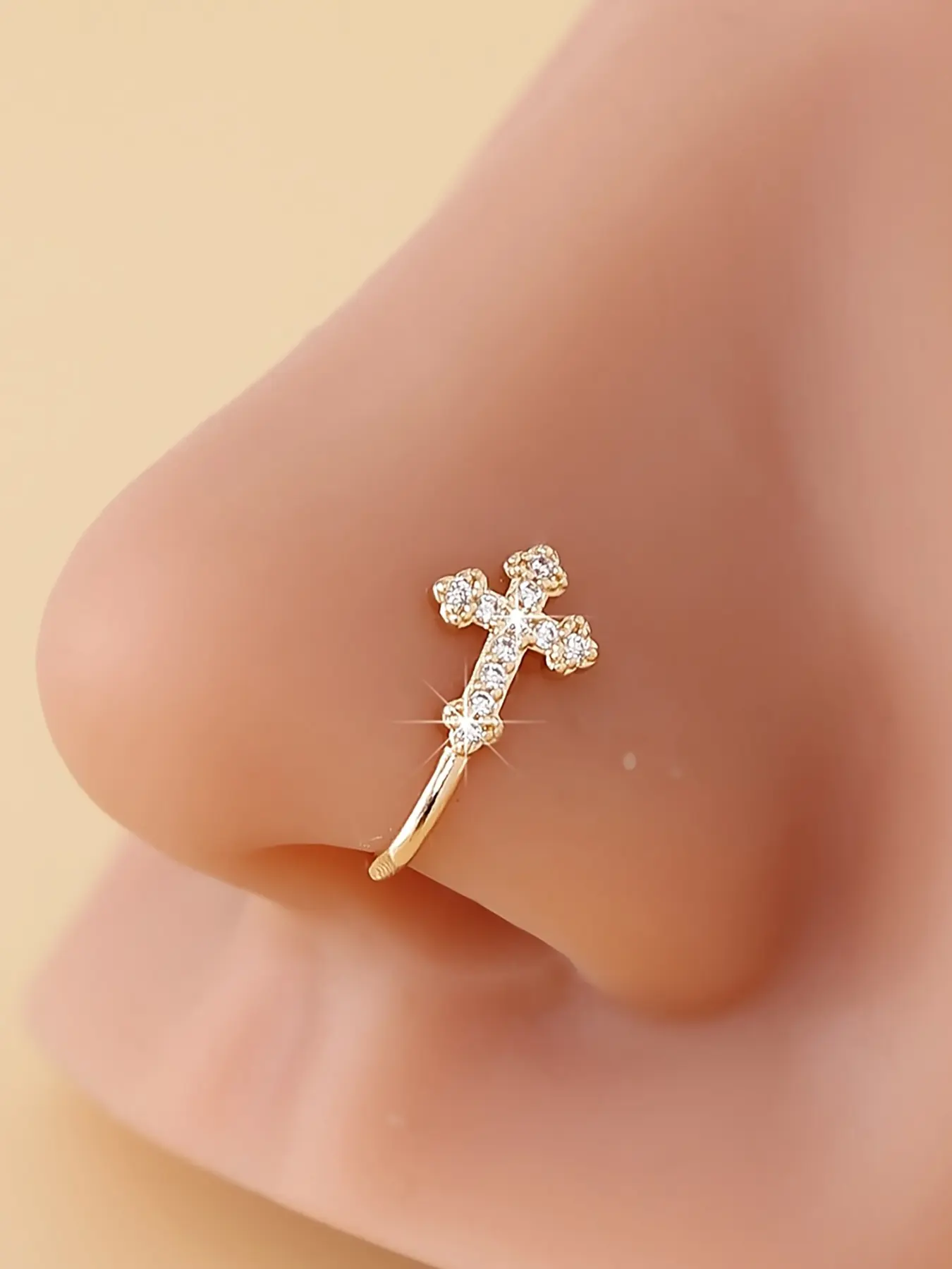 1Pc Fake Nose Ring for Women Gold Silver Nose Cuffs Nose Hoop U-shaped Clip on Nose Ring Non Piercing Faux Nose Piercings Jewelry Body Jewelry Body Jewellery