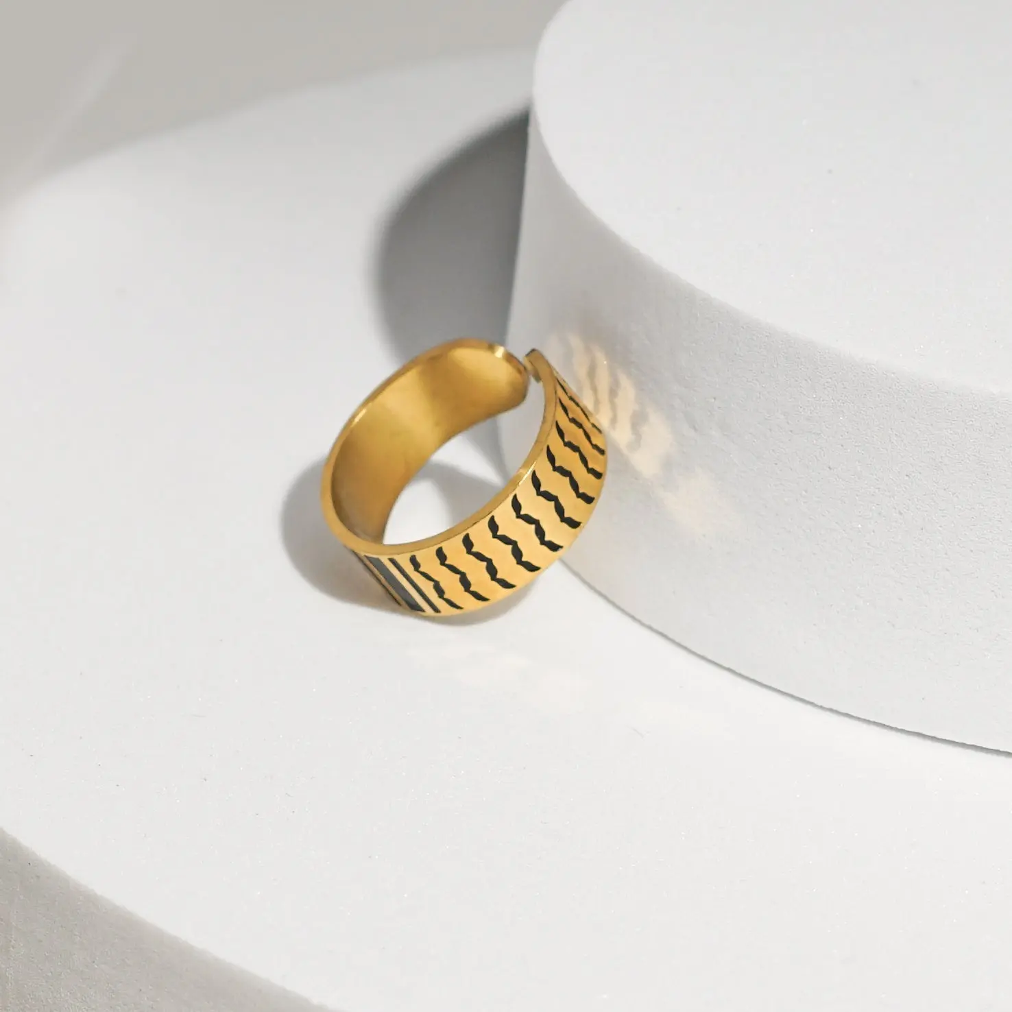 Kuffiyeh Ring | Gold