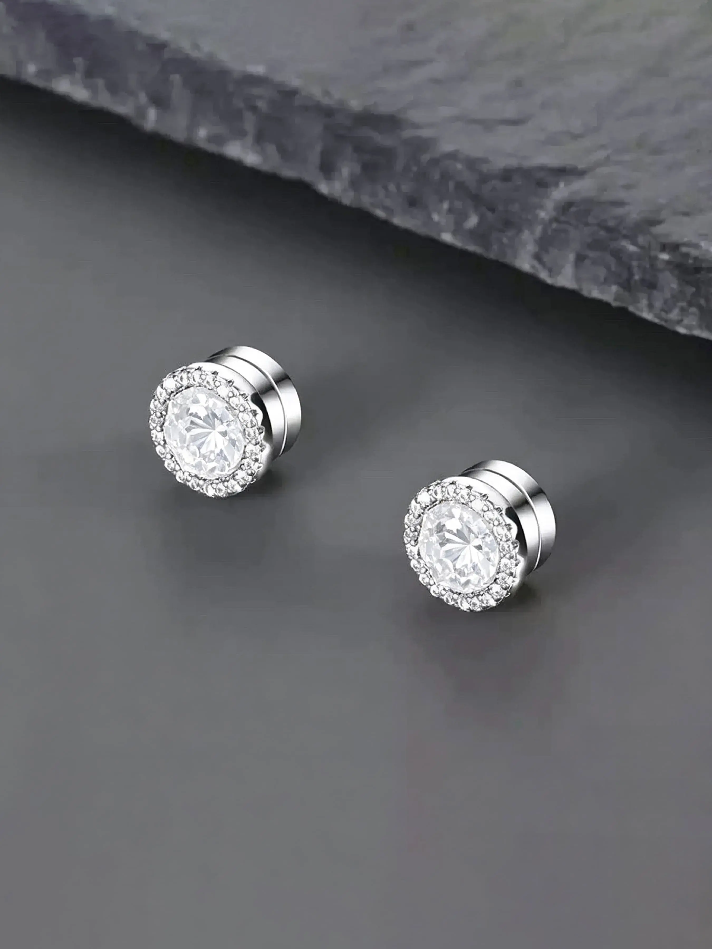 Trendy Hip-Hop Style Zircon-Embedded Magnetic Ear Studs, Unisex Non-Pierced Jewelry, Perfect for Parties and Daily Wear