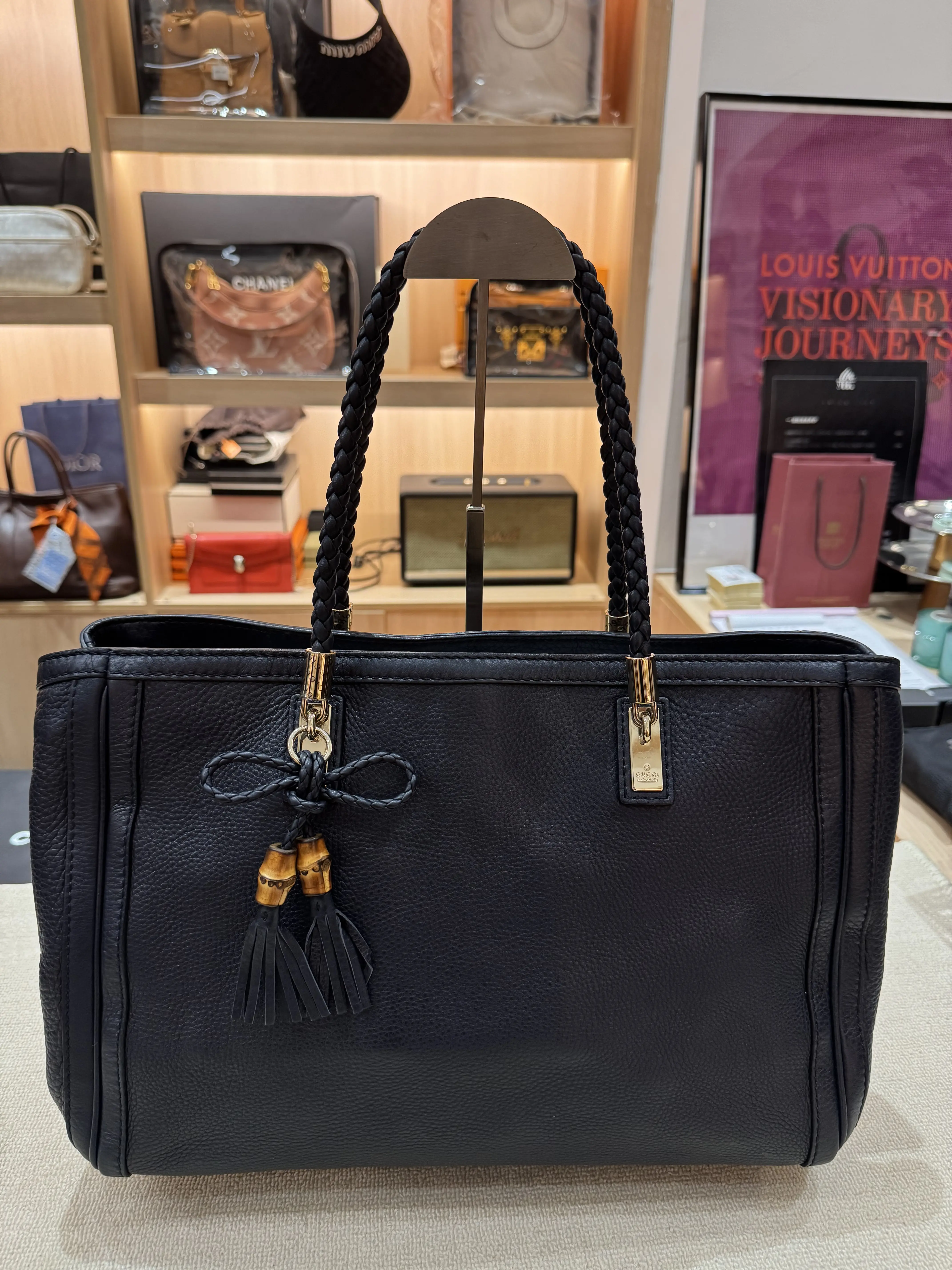 Pre-owned GUCCI Bamboo Tassel Tote Black Pebbled Leather