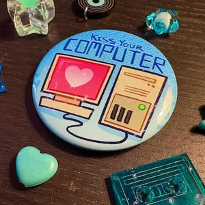 Kiss Your Computer - Objectum/Robot Lover 44mm Button Pin/Badge